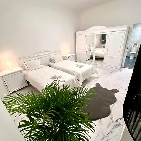 Old Town 3room Апартаменти *